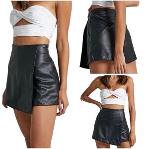 Showpo Women Stephie Leatherette Skort In Black Leatherette Size 6 NWT $49.95